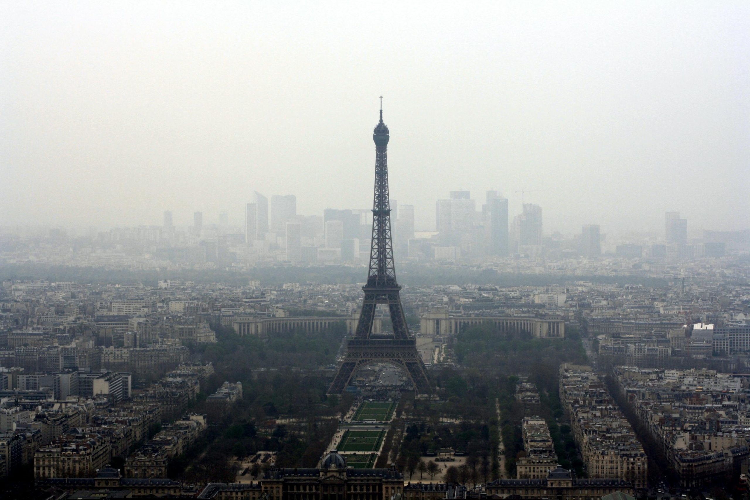 How to Find Cheap Last-Minute Flights to Paris